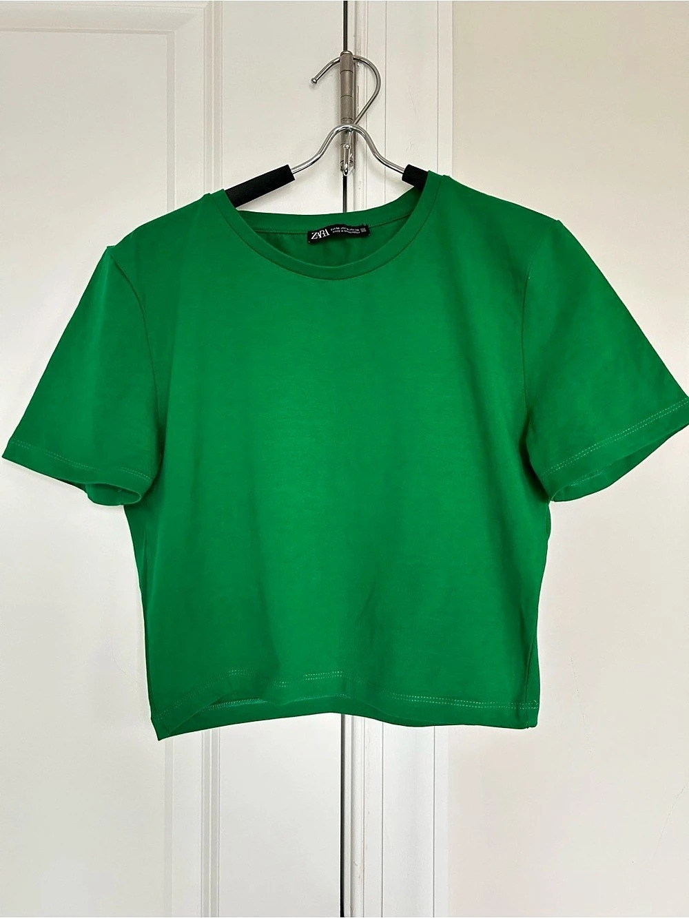 Zara Green Short Sleeve Cropped Tee Size Medium